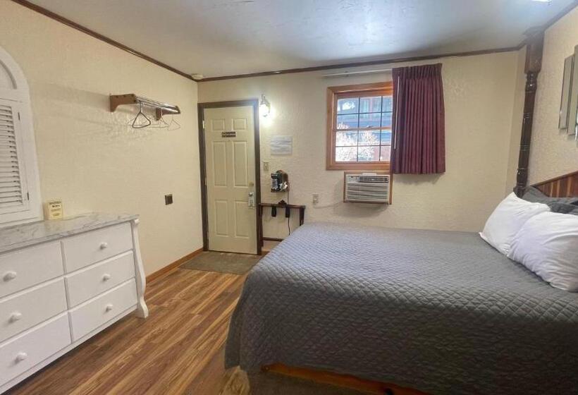 Студия Стандарт, Cedar Wood Inn