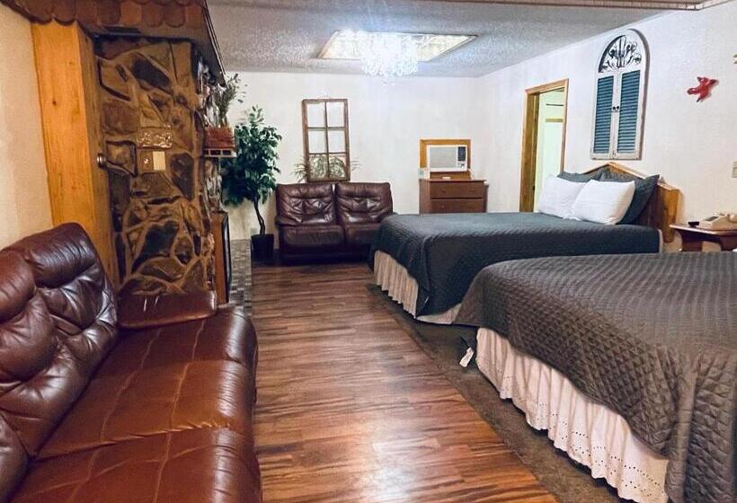 Люкс, Cedar Wood Inn