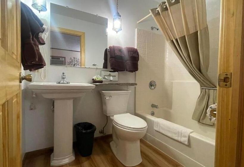 Номер Стандарт, Cedar Wood Inn