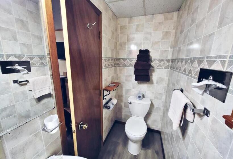 Студио Стандарт Кровать Кинг, Cedar Wood Inn