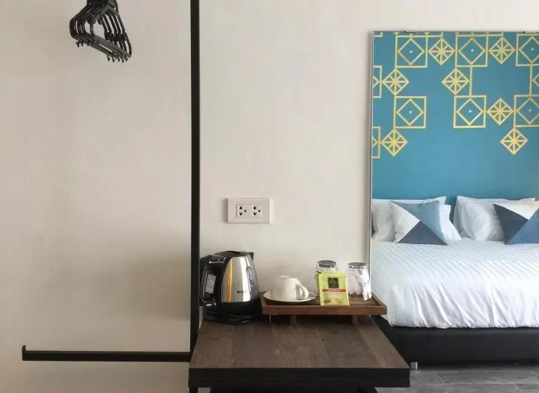 اتاق لوکس با تخت بزرگ, Goodnight Poshtel + Free Netflix