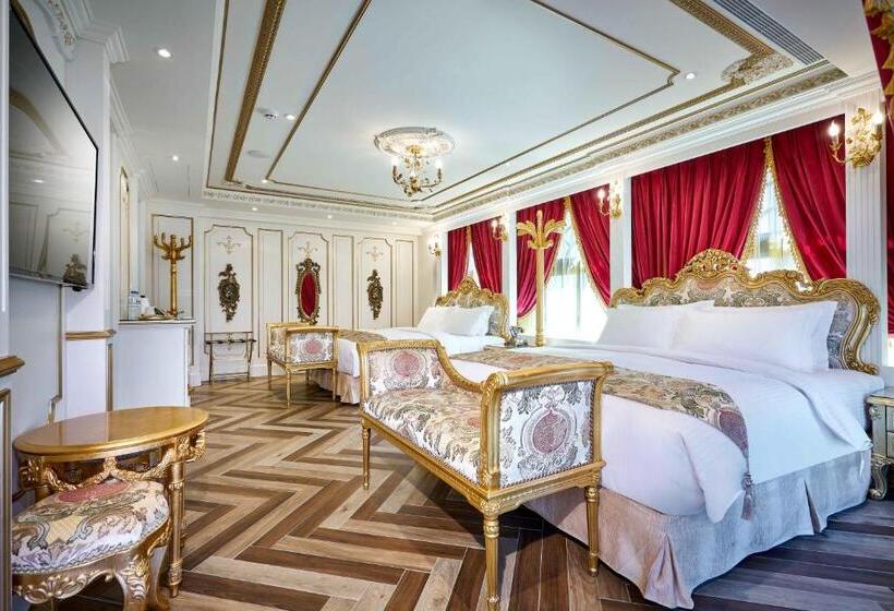 اتاق استاندارد چهار تخته, Sun Moon Lake Queen Castle Hotel 日月潭皇后古堡飯店