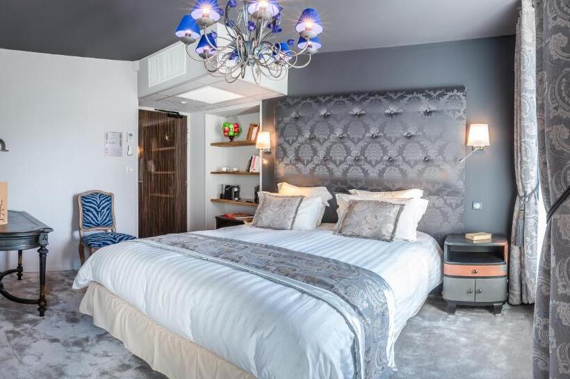 Номер Deluxe, Brit Hotel Privilege Lisieux   La Villa Des Arts