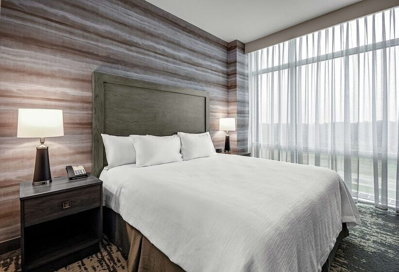 سوئیت پریمیوم, Embassy Suites By Hilton Jonesboro Red Wolf Convention Center