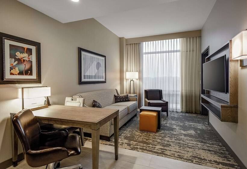 جناح بريميوم, Embassy Suites By Hilton Jonesboro Red Wolf Convention Center