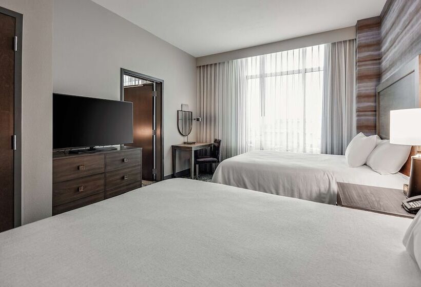 جناح بريميوم, Embassy Suites By Hilton Jonesboro Red Wolf Convention Center