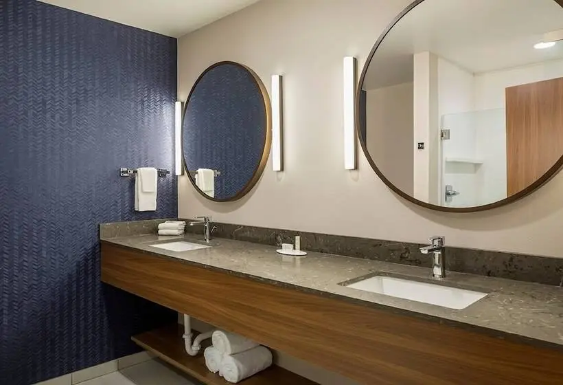 سوییت, Fairfield Inn & Suites By Marriott Des Moines Downtown