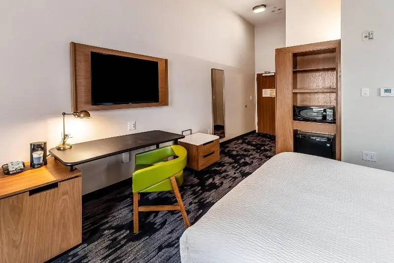 キングサイズベッドのスタンダードルーム, Fairfield Inn & Suites By Marriott Gainesville I35
