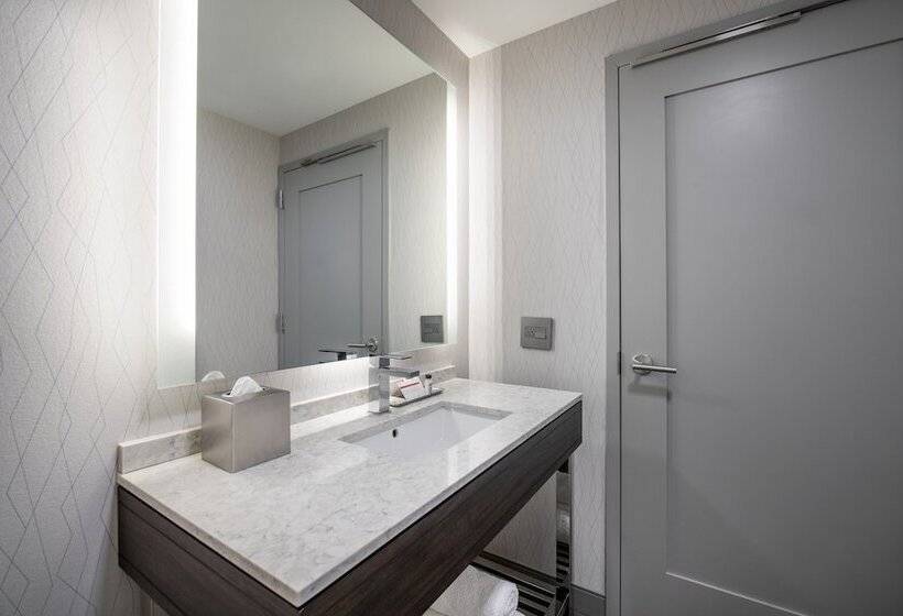 스위트 킹사이즈 침대, Holiday Inn Express   Boston South   Quincy, An Ihg