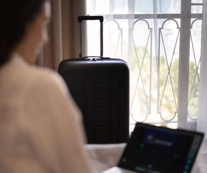 Номер Стандарт Вид на Горы, Lafarine