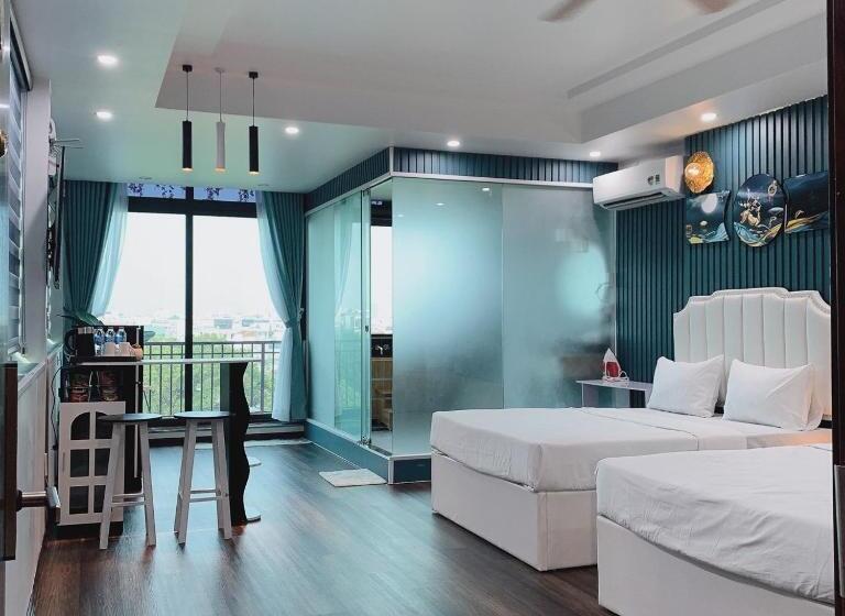 اتاق استاندارد چهارنفره با بالکن, Mio