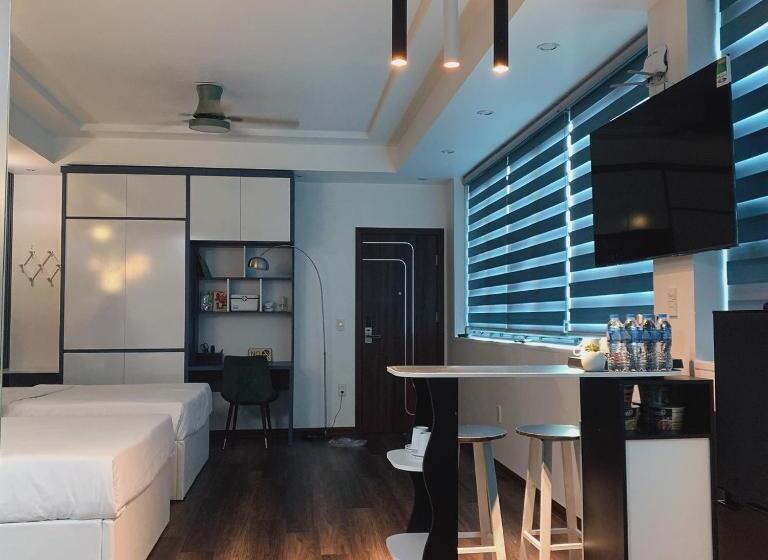 اتاق استاندارد چهارنفره با بالکن, Mio