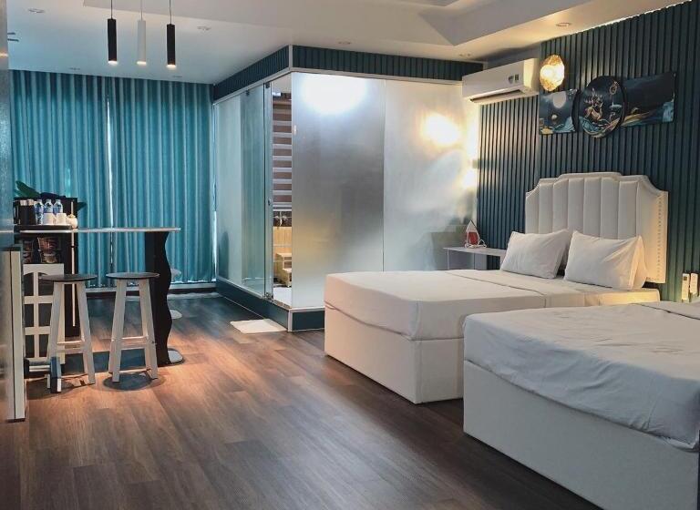 اتاق استاندارد چهارنفره با بالکن, Mio