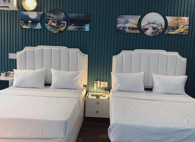 اتاق استاندارد چهارنفره با بالکن, Mio