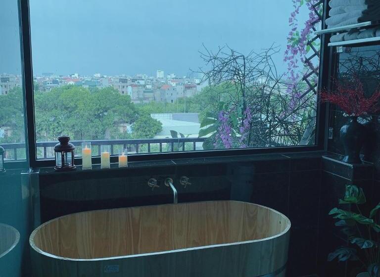 اتاق استاندارد چهارنفره با بالکن, Mio