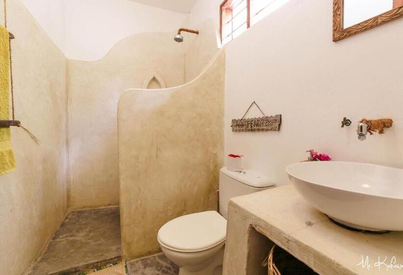 디럭스 스위트, Mr Kahawa