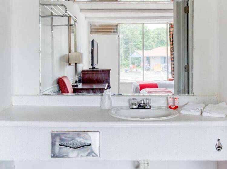 غرفه قياسيه سريرين مزدوجين, Oyo Inn Kernersville