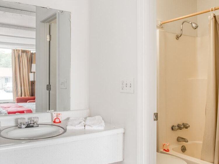 غرفه قياسيه سريرين مزدوجين, Oyo Inn Kernersville