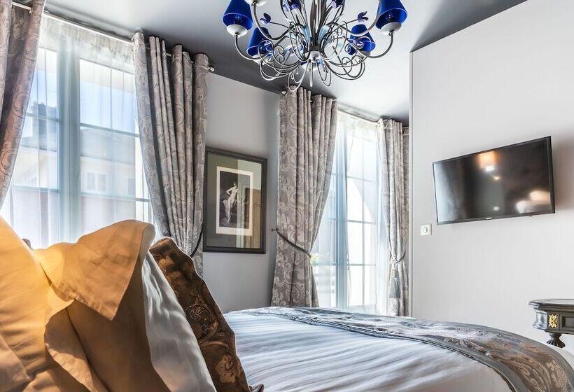 Номер Deluxe с Балконом, Brit Hotel Privilege Lisieux   La Villa Des Arts