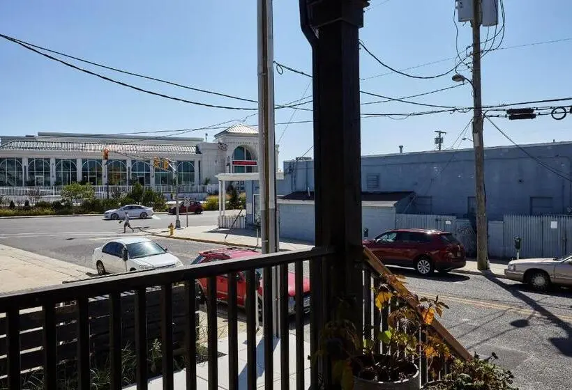 スタンダードスタジオ, Lokal Hotel Cape May
