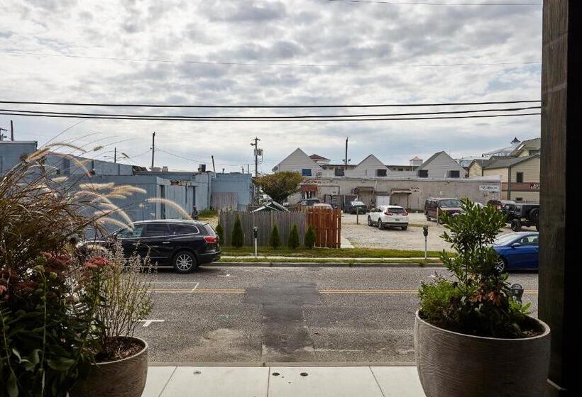 スタンダードスタジオ, Lokal Hotel Cape May