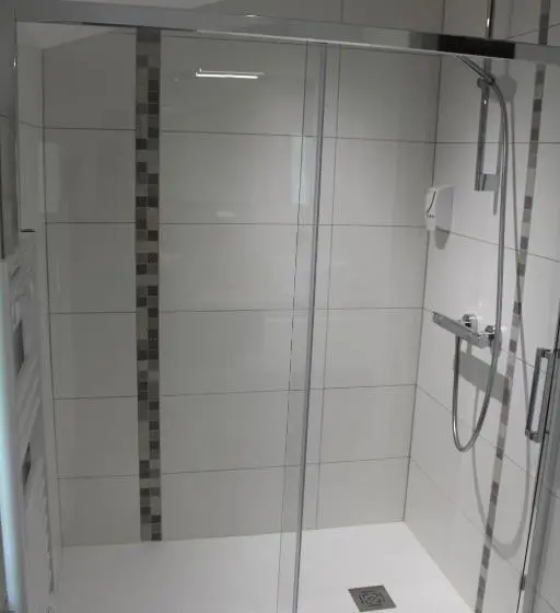 スタンダード４人部屋, Chambres D'hôtes Logis Charrier Le Petit Bignon