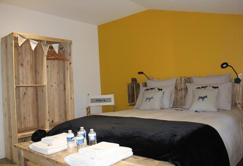 Четырехместный Номер Стандарт, Chambres D'hôtes Logis Charrier Le Petit Bignon