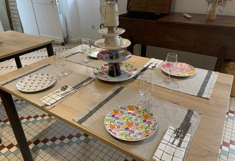 اتاق استاندارد چهار تخته, Chambres D'hôtes Logis Charrier Le Petit Bignon