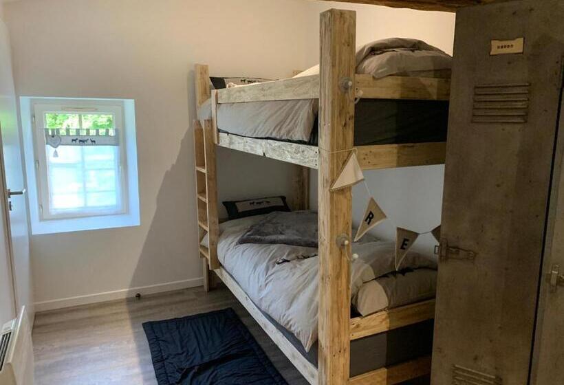 Четырехместный Номер Стандарт, Chambres D'hôtes Logis Charrier Le Petit Bignon