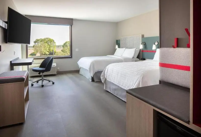 Standard-invahuone, Avid Hotels   Madison   Monona, An Ihg