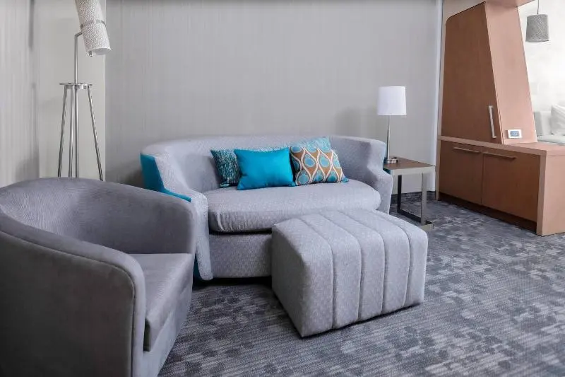 キングサイズベッドのスイートルーム, Courtyard By Marriott East Lansing Okemos