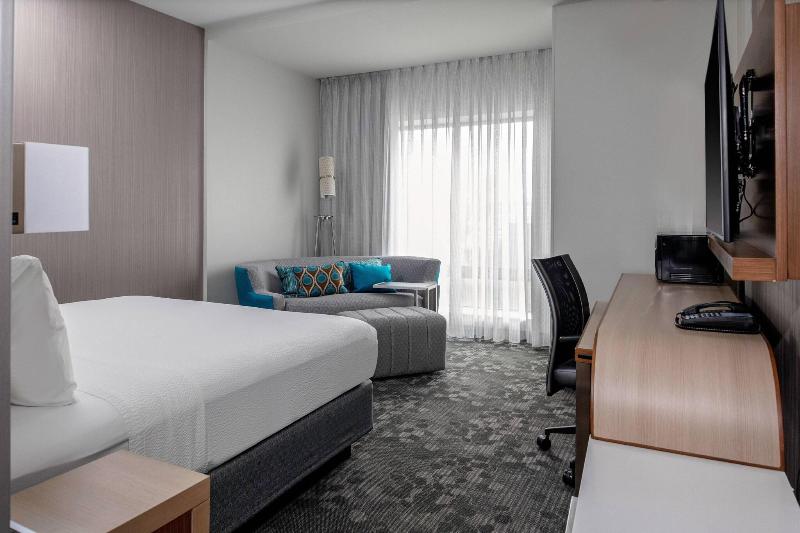 اتاق استاندارد با تخت بزرگ, Courtyard By Marriott East Lansing Okemos