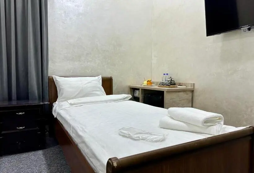 Habitación Estàndard Individual, Rakat Hostel