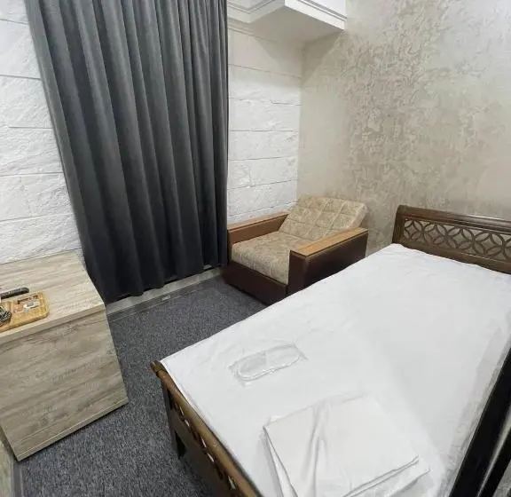 Habitación Estàndard Individual, Rakat Hostel