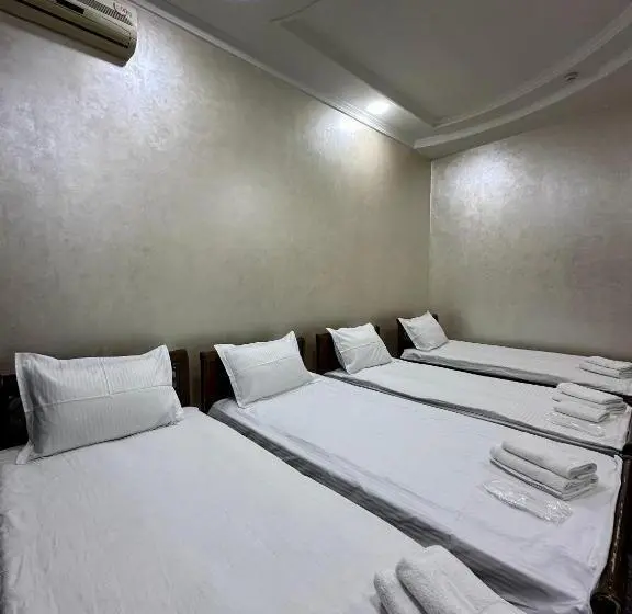Habitació Quàdruple Estàndard, Rakat Hostel