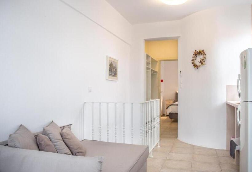 منزل صغير قياسى غرفتين نوم, Anemomiloi Studios