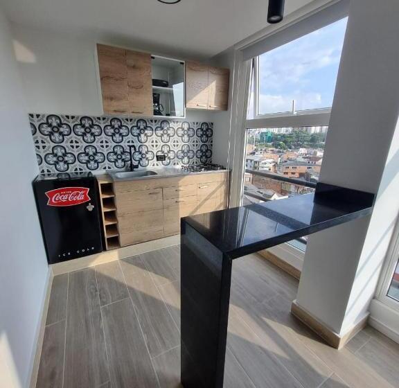 סטודיו סופריור, Olaya Plaza