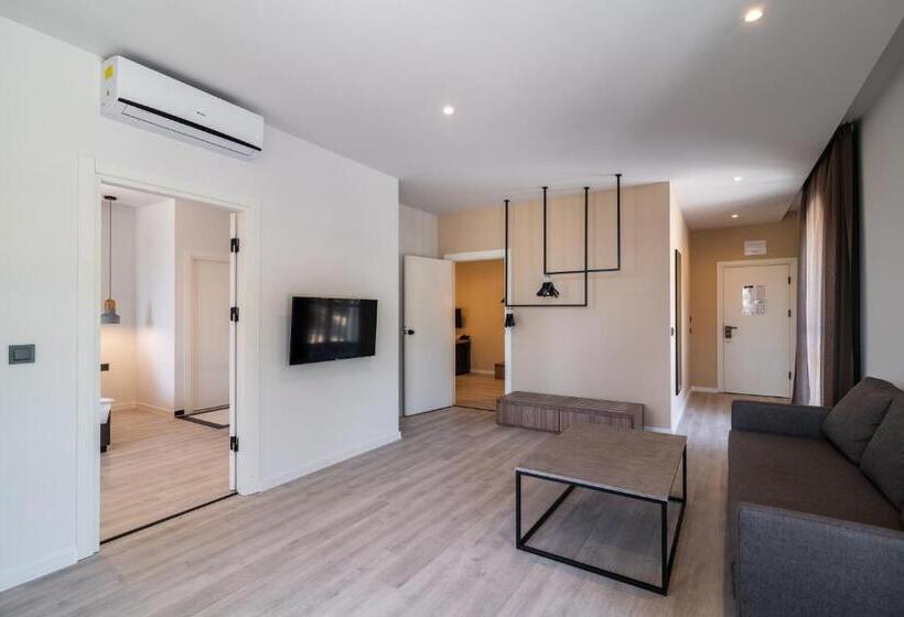 침실 2개 아파트, Primorski