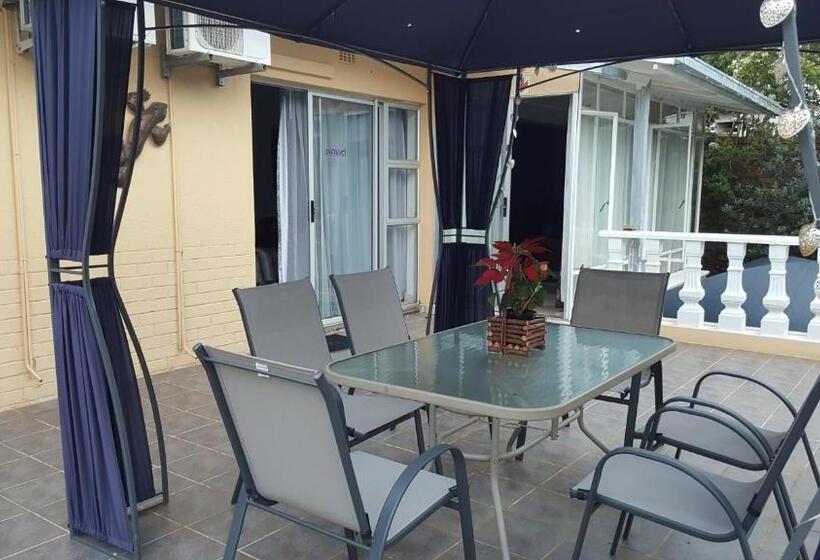 חדר דחוקס עם מיטת קינג, Gemstone Guest House