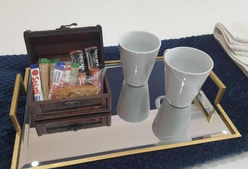 חדר דחוקס עם מיטת קינג, Gemstone Guest House