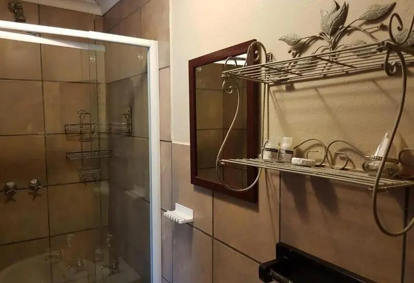 ファミリールーム, Gemstone Guest House