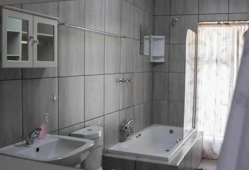 スーペリアールーム, Gemstone Guest House
