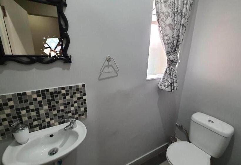 חדר משפחתי דלוקס, Gemstone Guest House