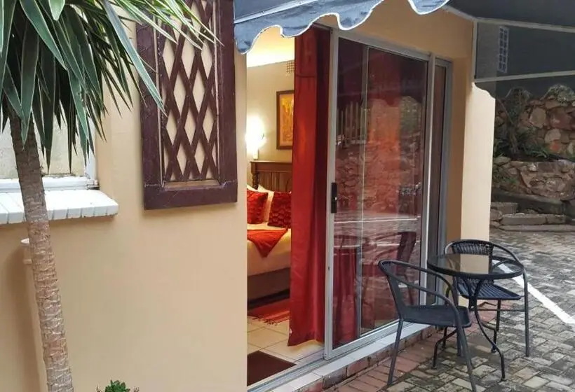 コンフォートルーム, Gemstone Guest House