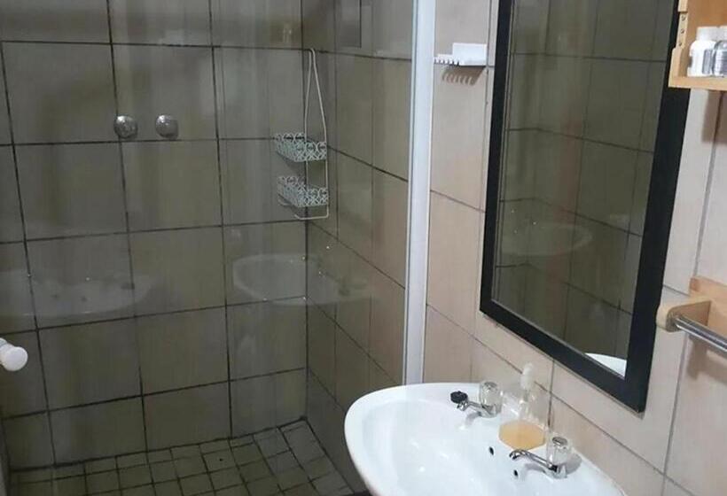 חדר סטנדרט לשלושה, Gemstone Guest House