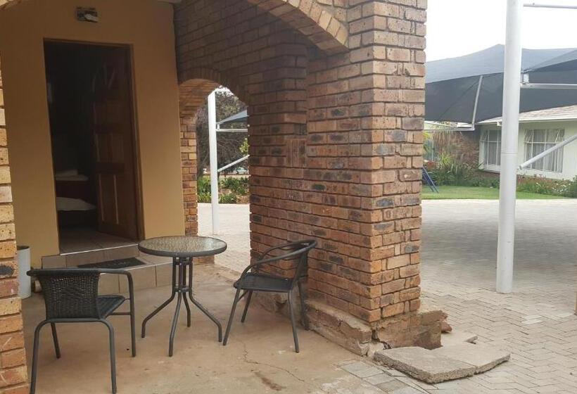 חדר סטנדרט לשלושה, Gemstone Guest House