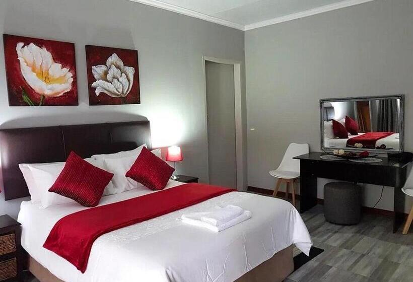 חדר משפחתי נוף לגינה, Gemstone Guest House