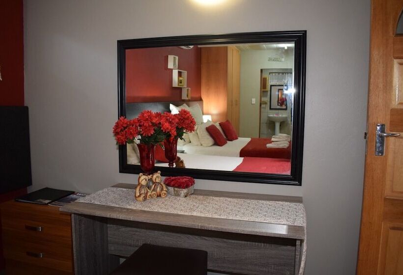 חדר משפחתי, Gemstone Guest House