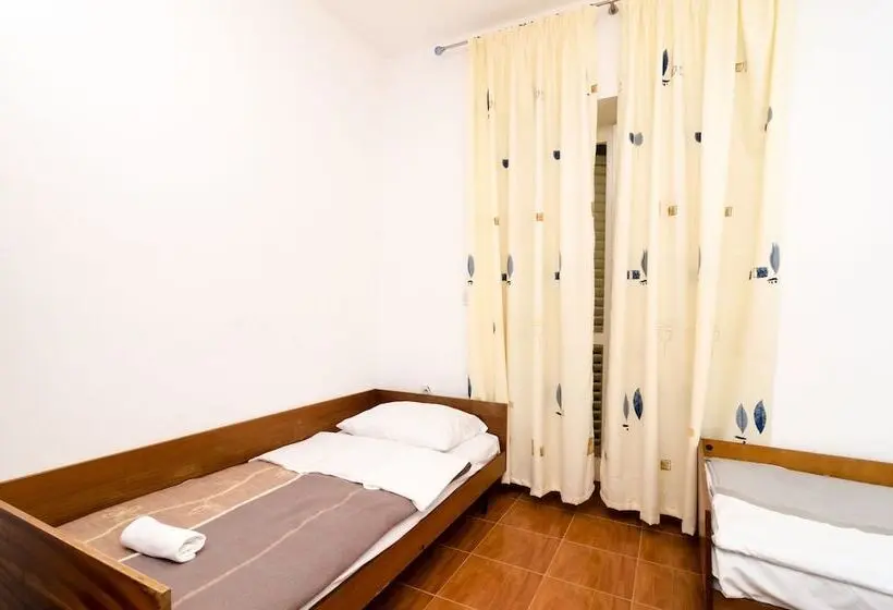 スタンダード４人部屋, Guest House Kiko