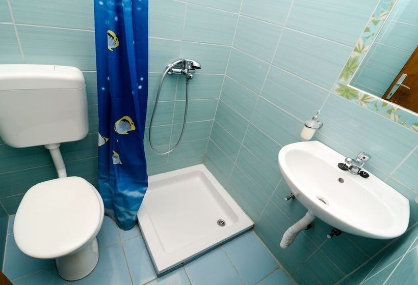 דירת חדר עם נוף לים ומרפסת, Guest House Kiko